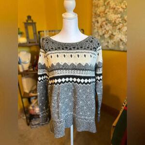 3/$15 American Eagle Sweater